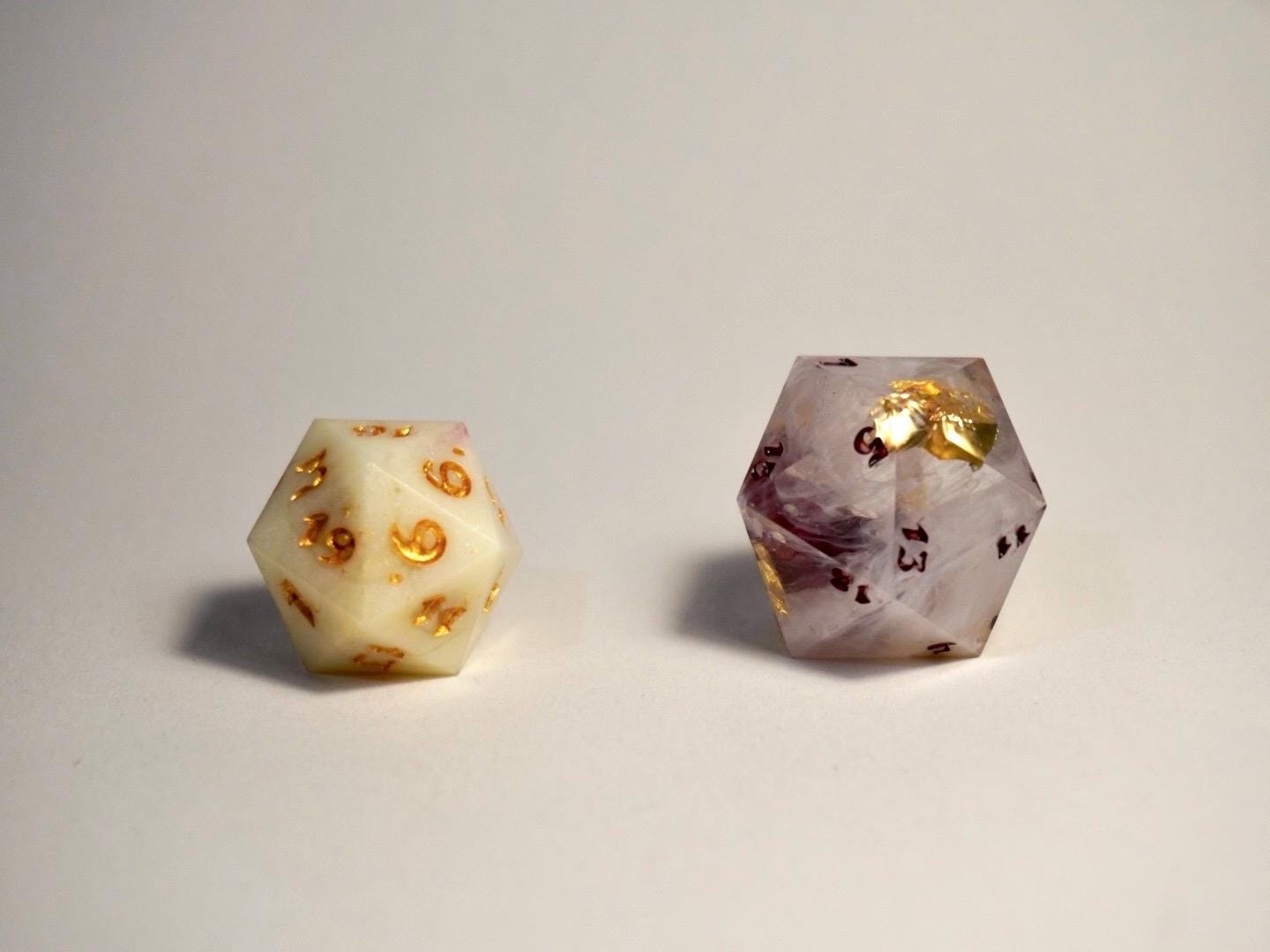Chonky D20 Die - Alternate view 9