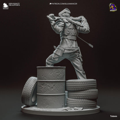 Survivor Rust Figure - Alternate view 4
